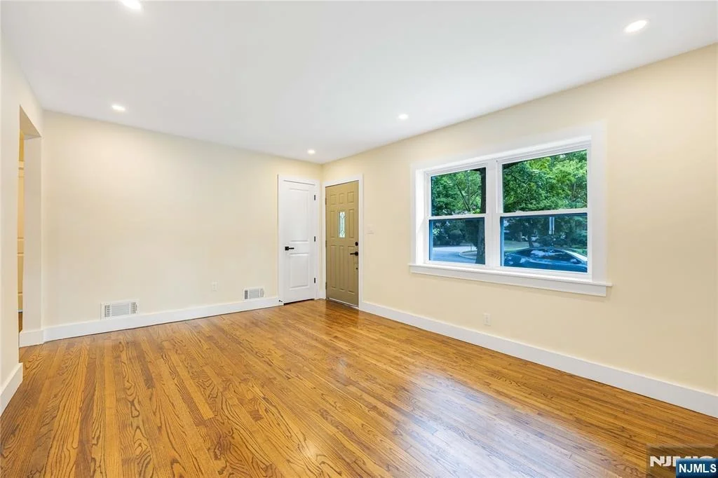Photo of 253 Intervale