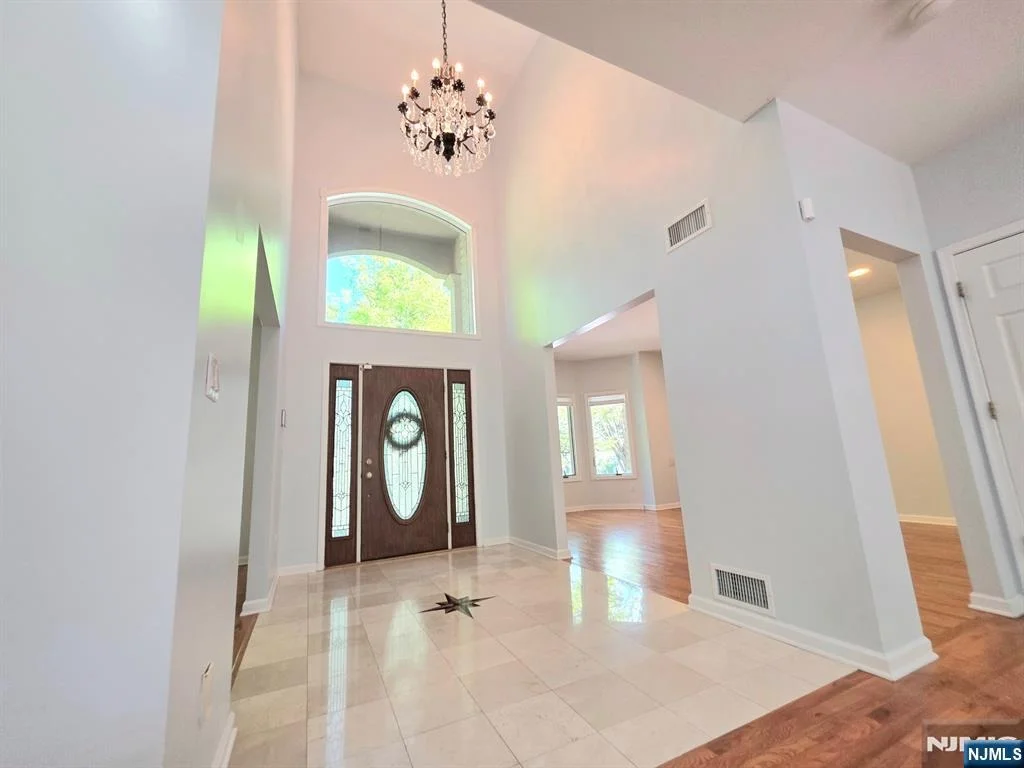 Photo of 335 Bullard