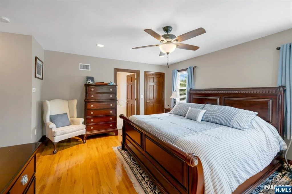 Photo of 395 Wood Ridge