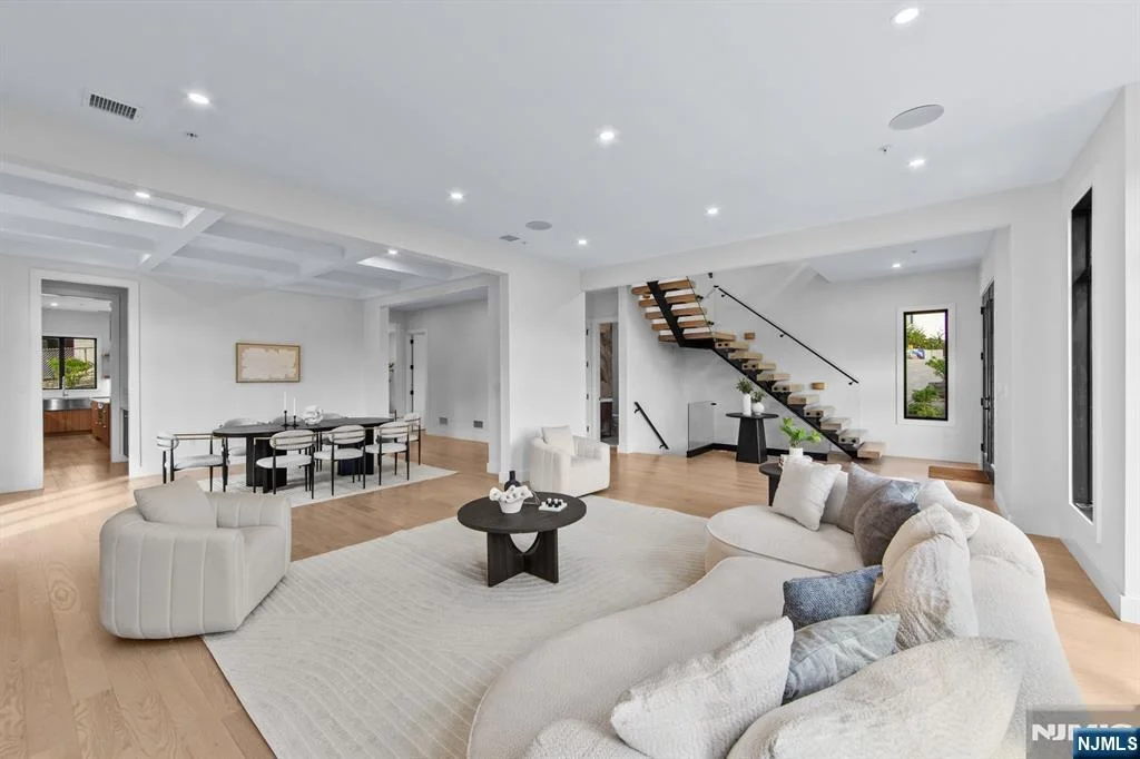 Photo of 61 Edgewater
