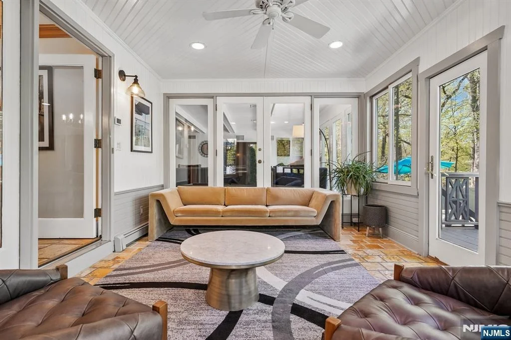Photo of 372 Lakeview
