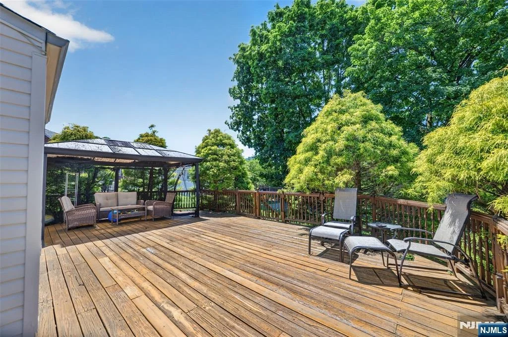 Photo of 413 Maple Hill