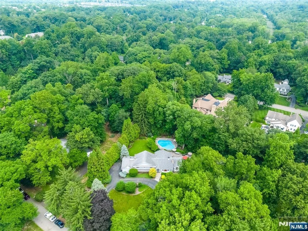 Photo of 9 Pinehill
