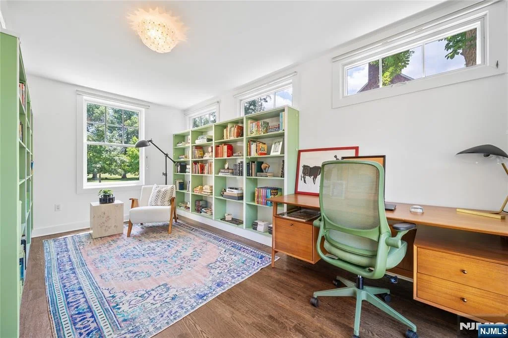 Photo of 48 Edgemont