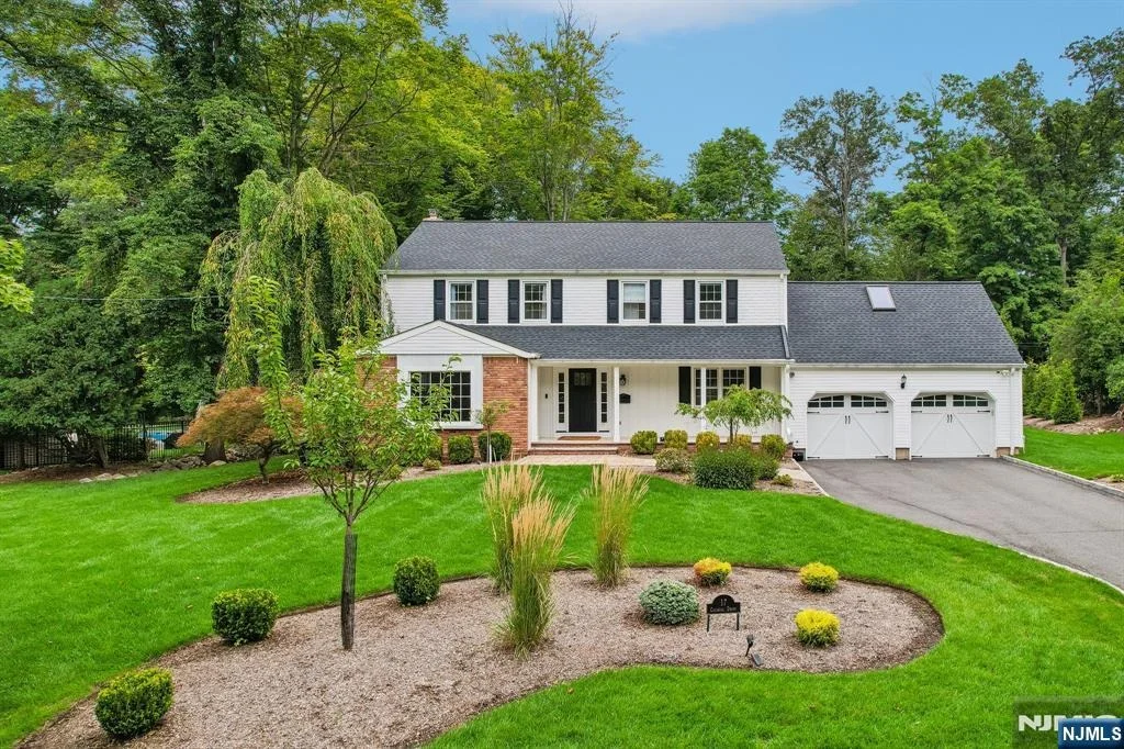 Photo of 17 Colonial