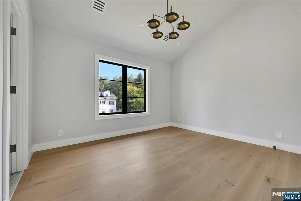 Photo of 32 Highland
