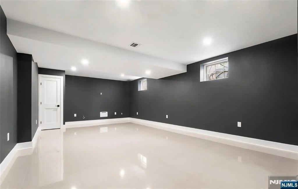 Photo of 66 Knollwood