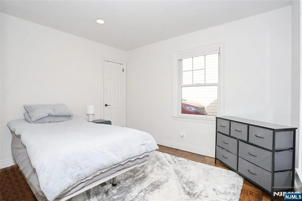 Photo of 34 Charles