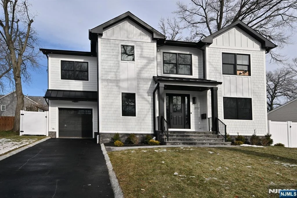 Photo of 212 Monroe