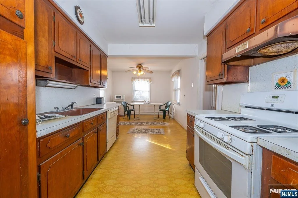 Photo of 409 W Anderson