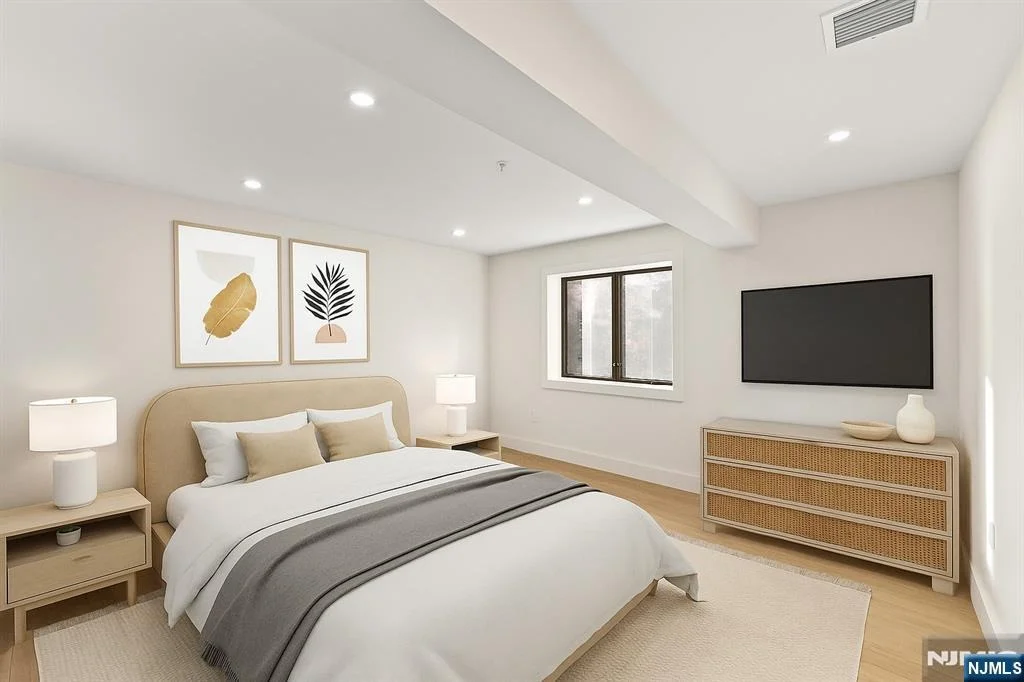 Photo of 61 Edgewater