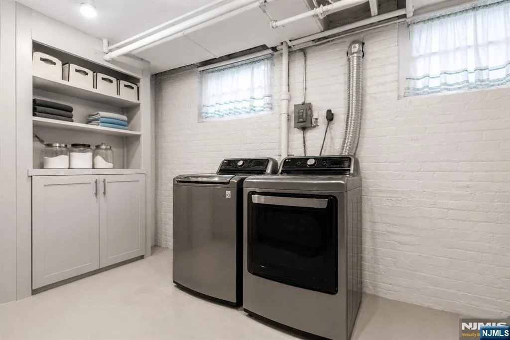 Photo of 384 Anderson
