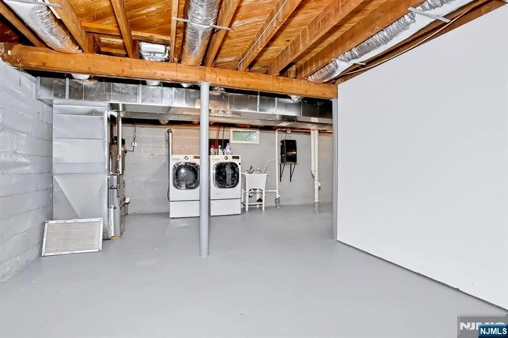Photo of 30 Highwood