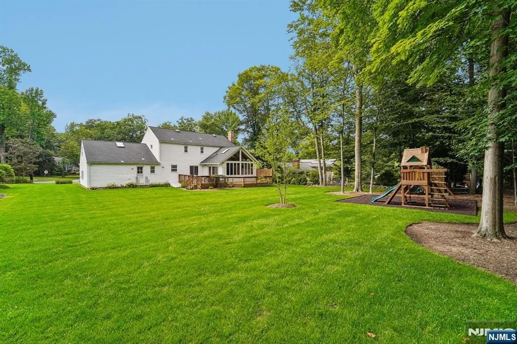 Photo of 17 Colonial