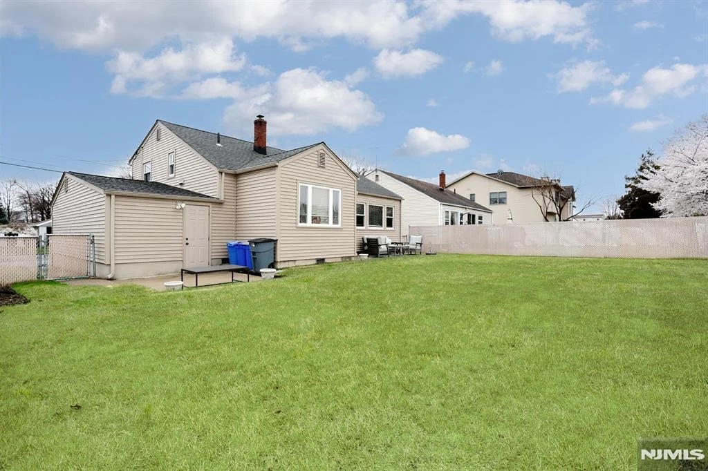 Photo of 79 Bell
