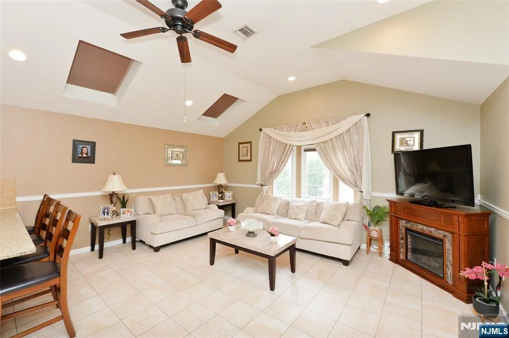 Photo of 120 Corabelle