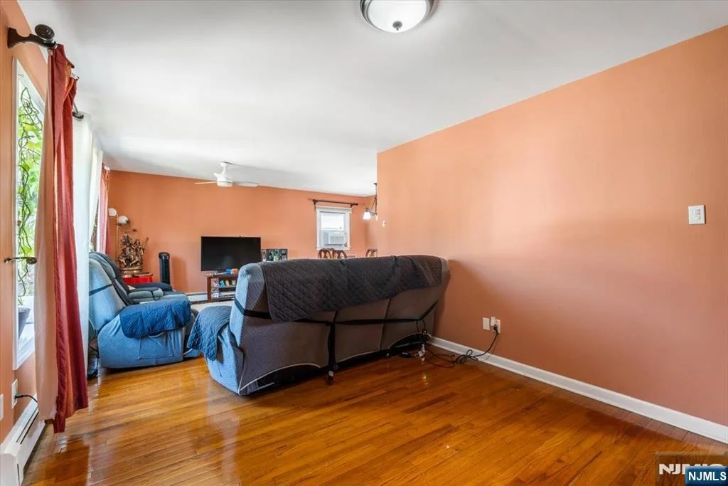 Photo of 375 Washington