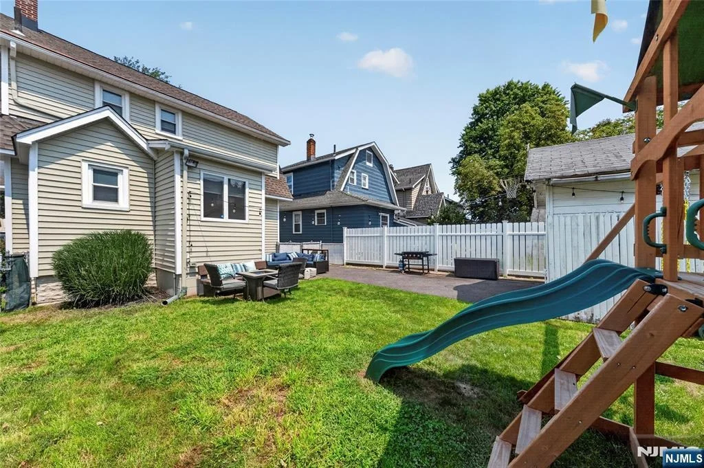Photo of 129 Demarest