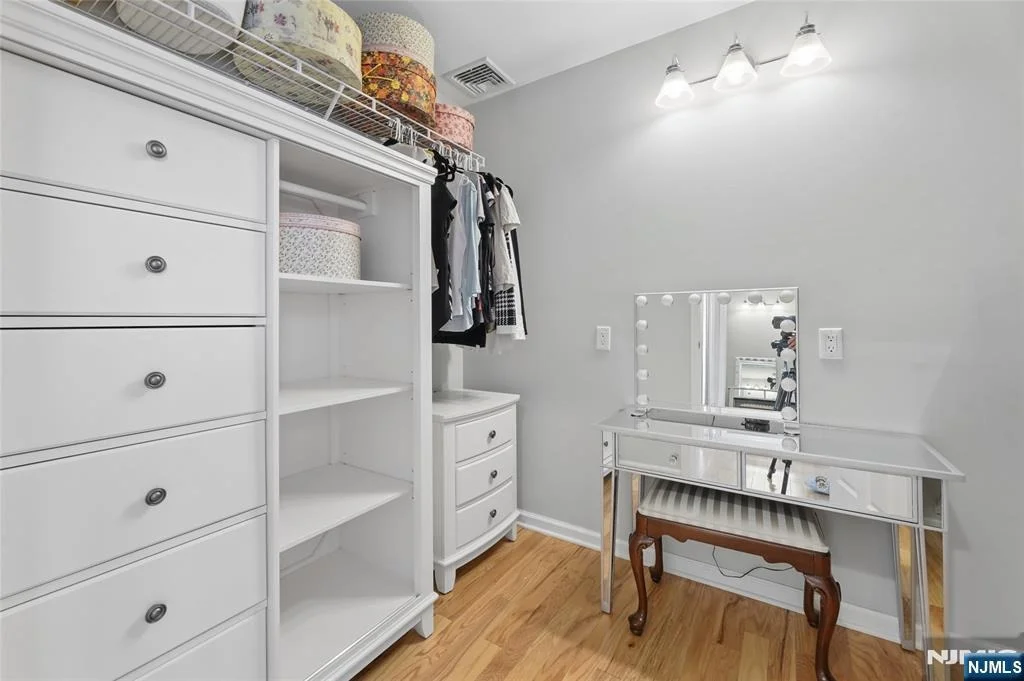 Photo of 599 Oak