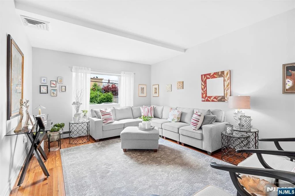 Photo of 1631 Maple