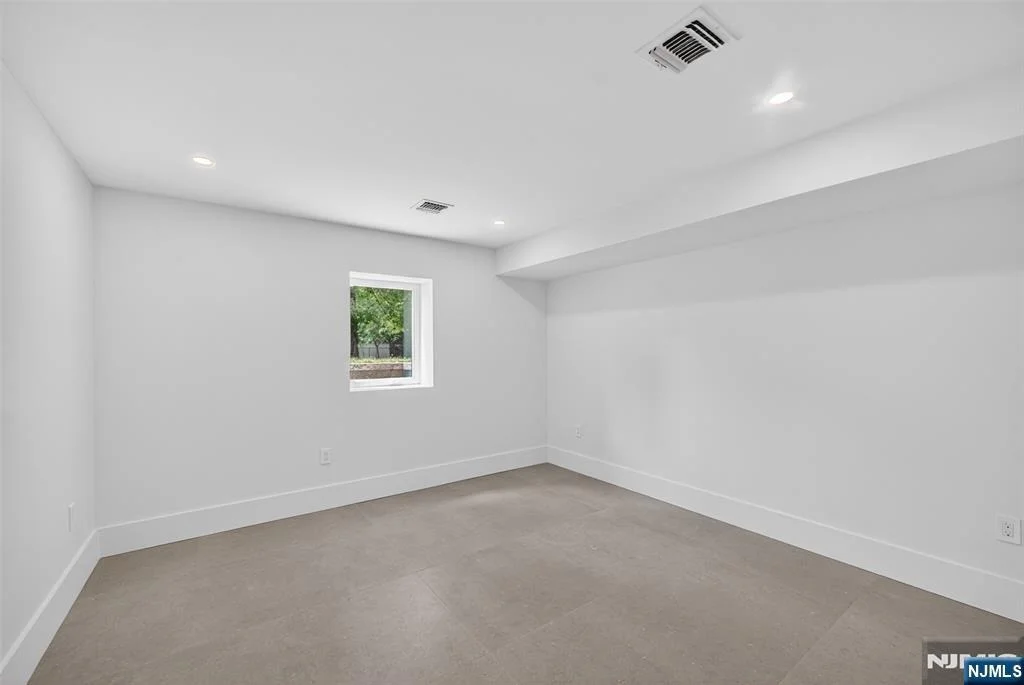 Photo of 26 Collins