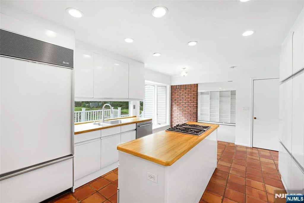 Photo of 10 Cedar