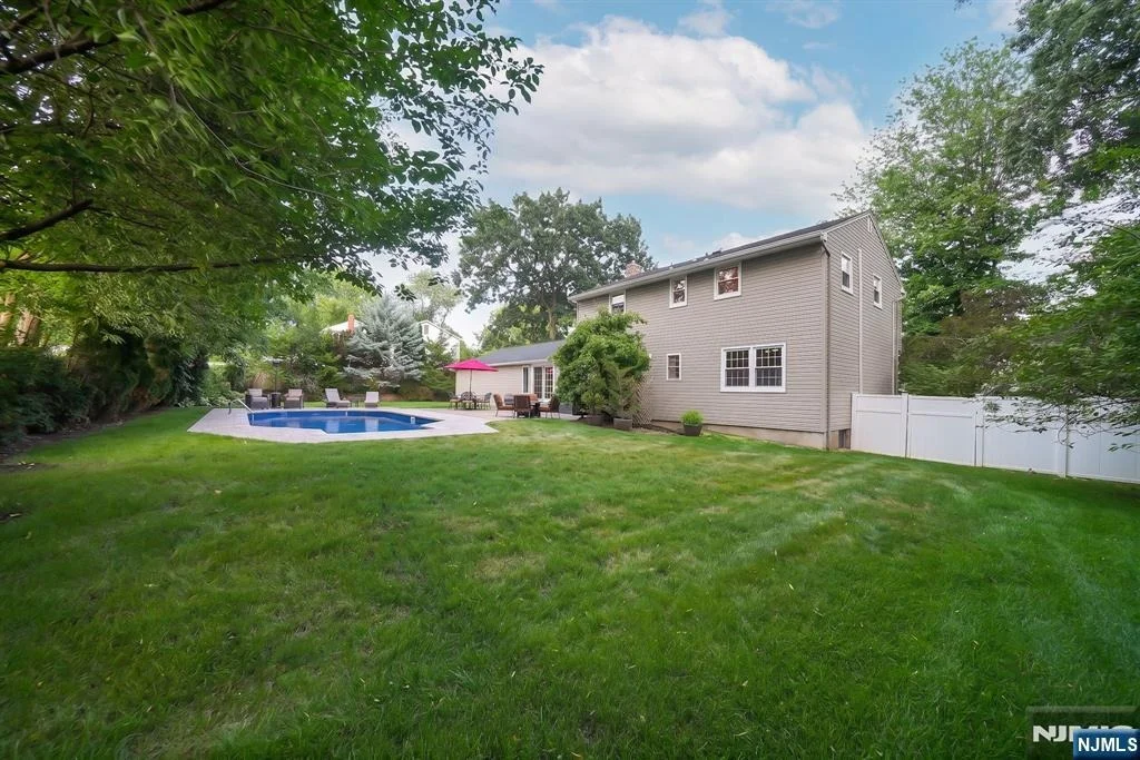 Photo of 68 Fieldstone