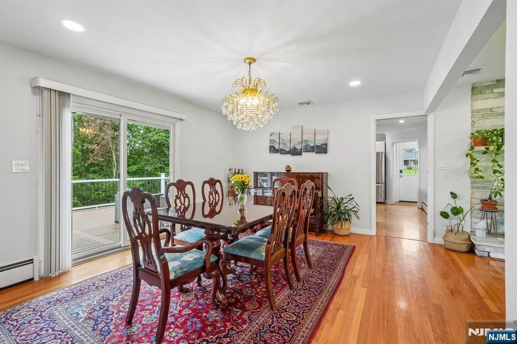 Photo of 31 Surrey