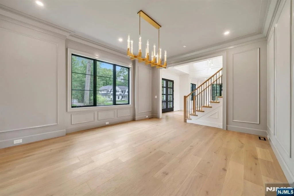 Photo of 16 Donnybrook
