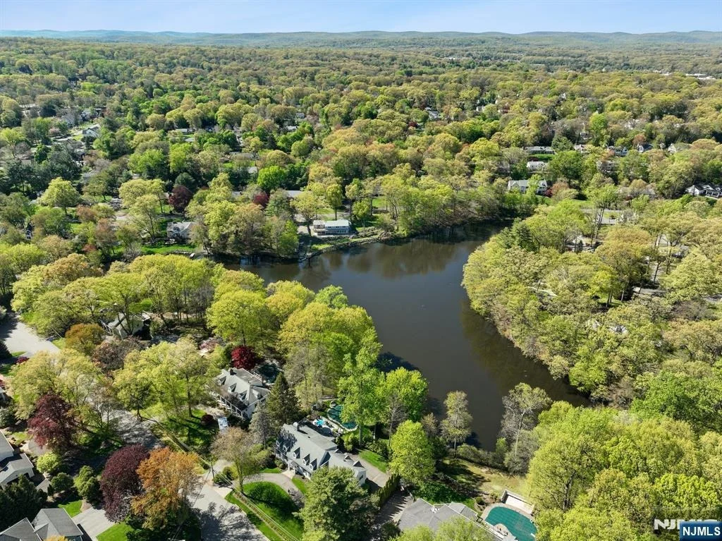 Photo of 372 Lakeview