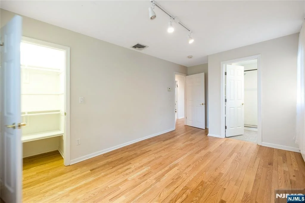 Photo of 75 Columbus