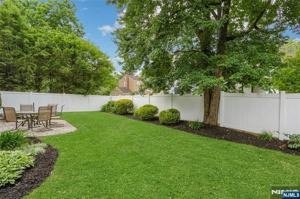 Photo of 15 Colonial
