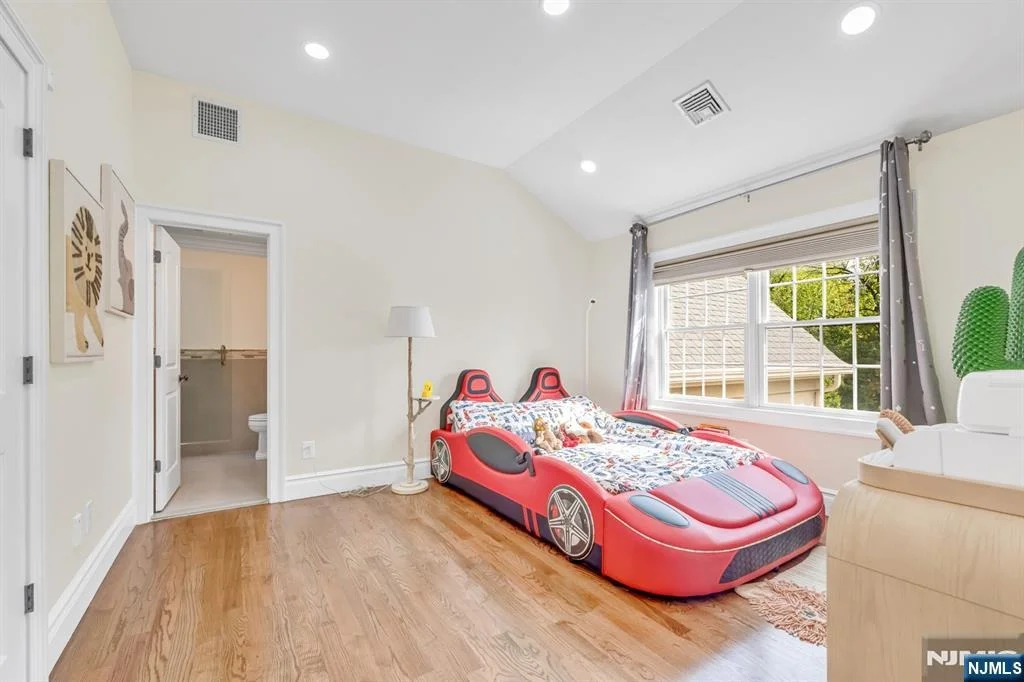 Photo of 7 Brookside