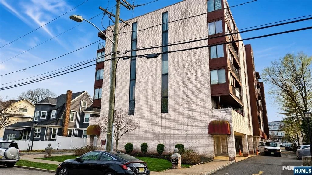 Photo of 55 Clinton