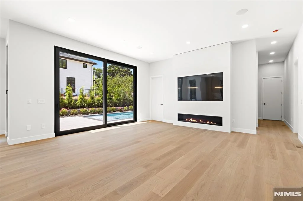 Photo of 302 Pine