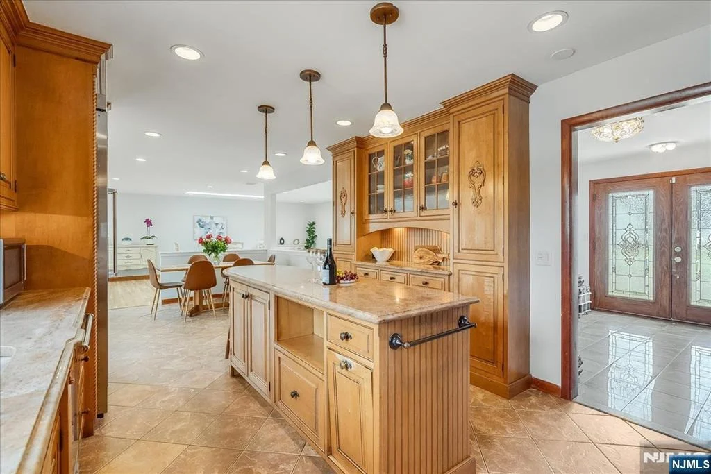 Photo of 670 Swathmore
