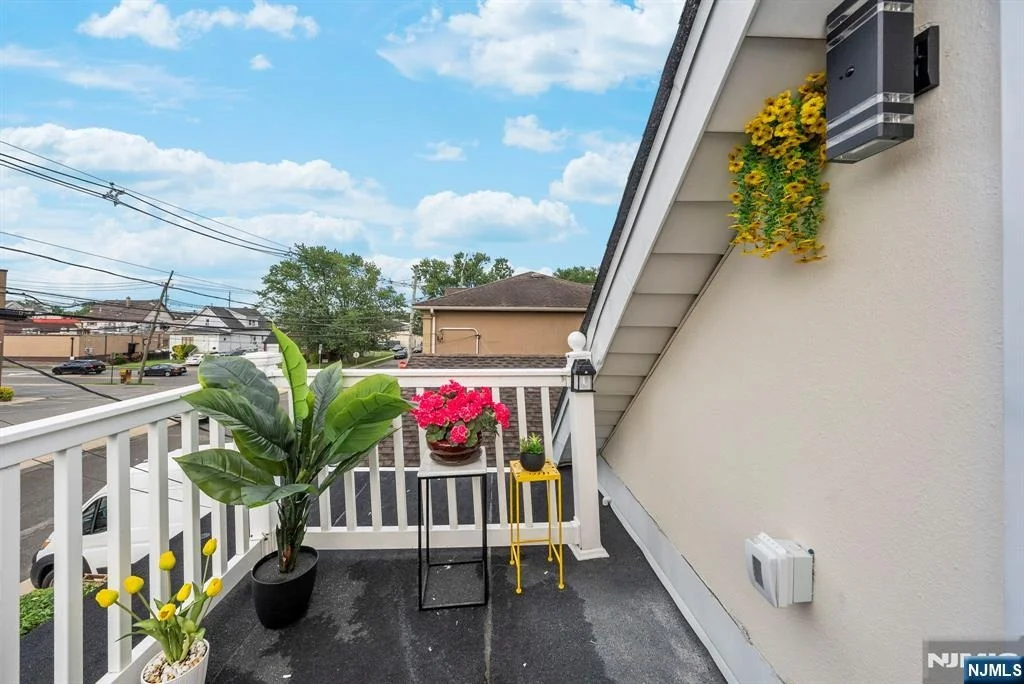 Photo of 484 Sylvan