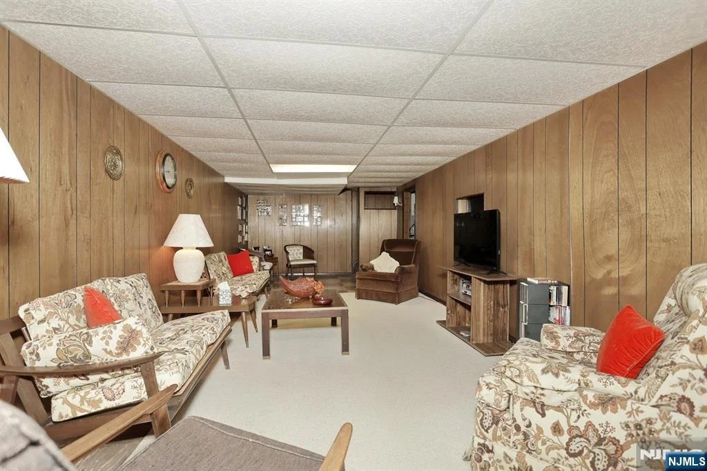 Photo of 429 Polly Ann