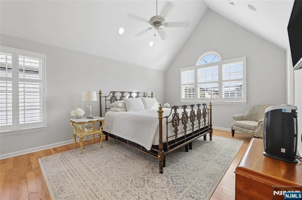 Photo of 599 Oak