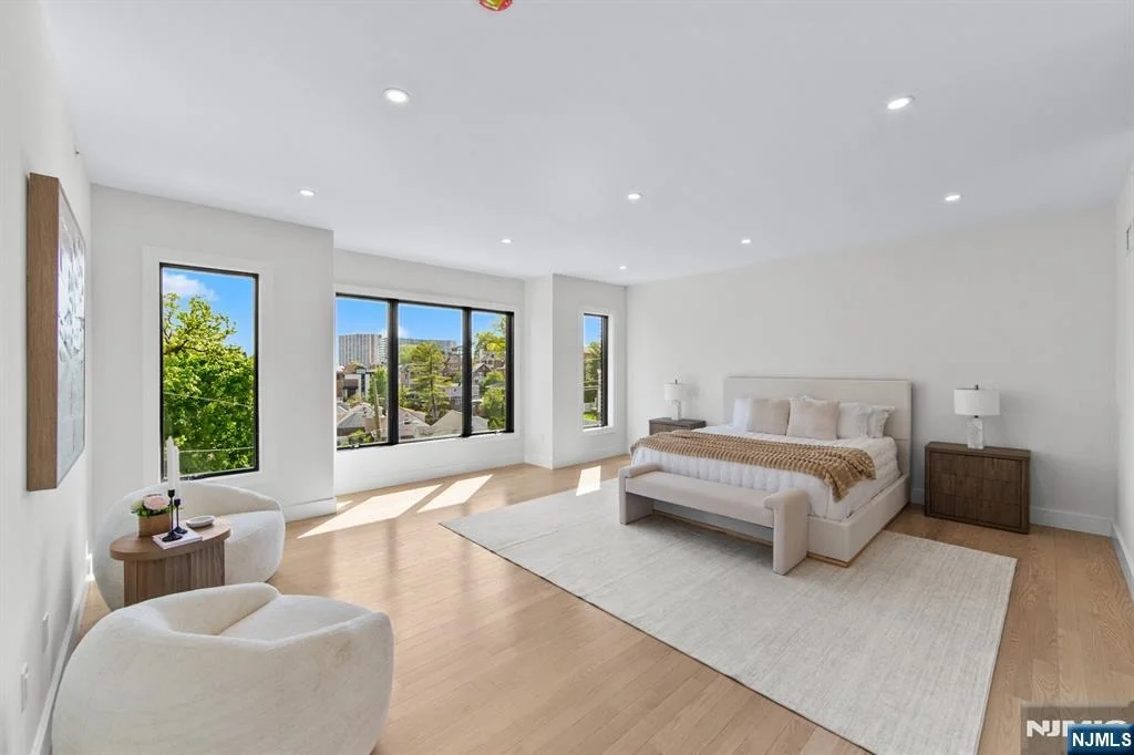 Photo of 61 Edgewater