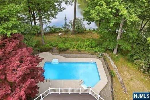 Photo of 376 Lakeview