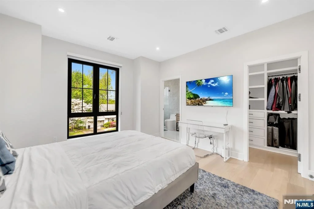 Photo of 336 Lockwood