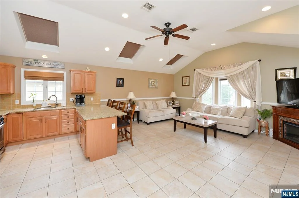 Photo of 120 Corabelle
