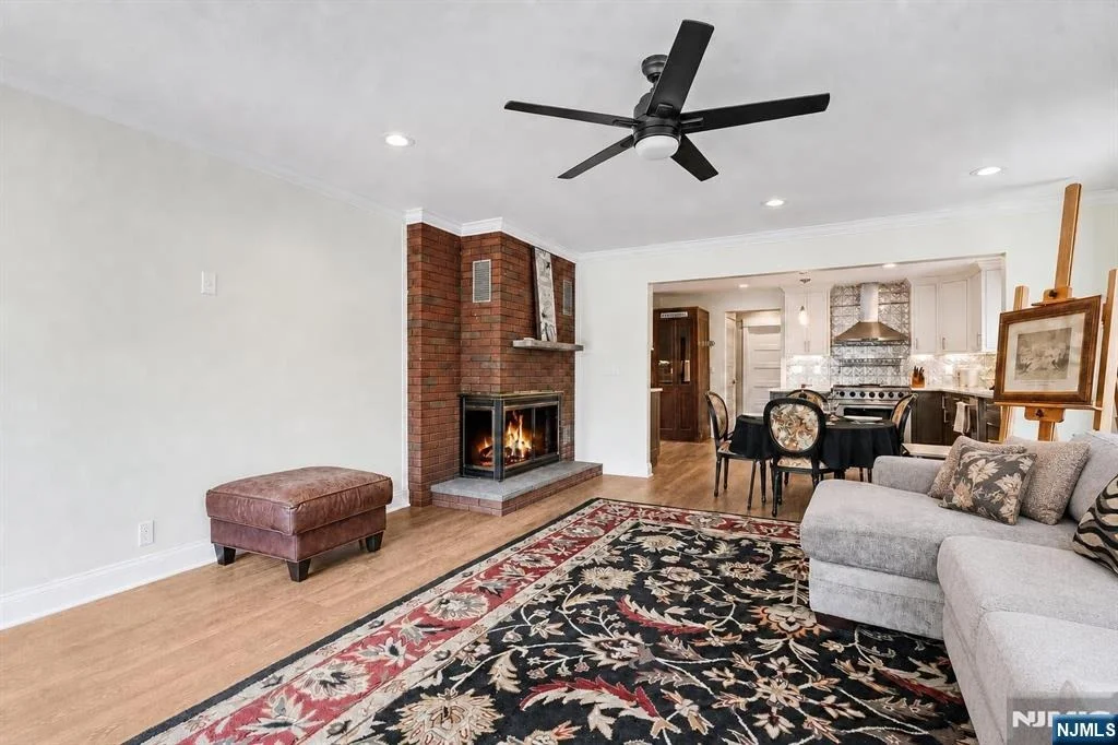 Photo of 1074 Colfax