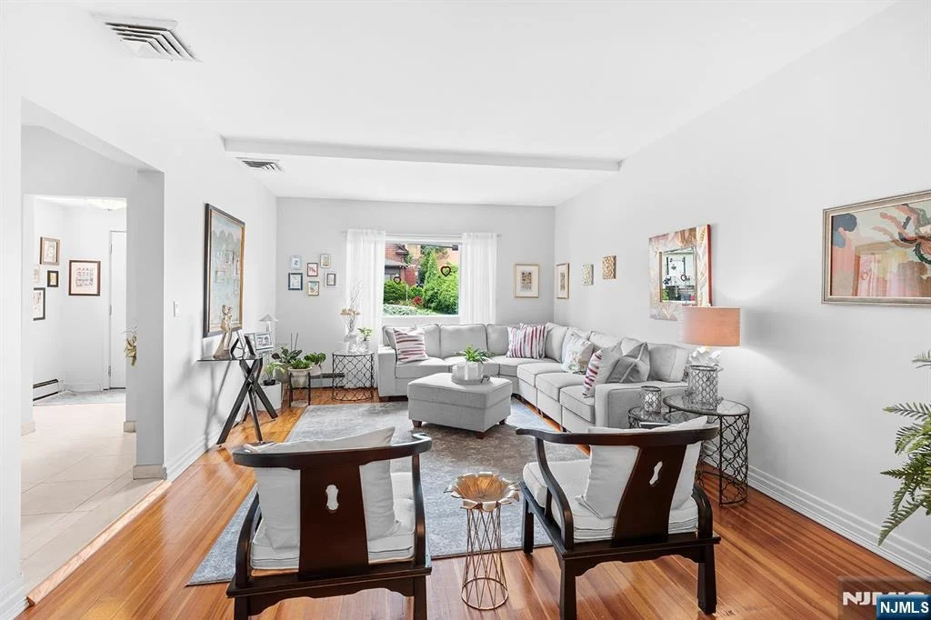 Photo of 1631 Maple