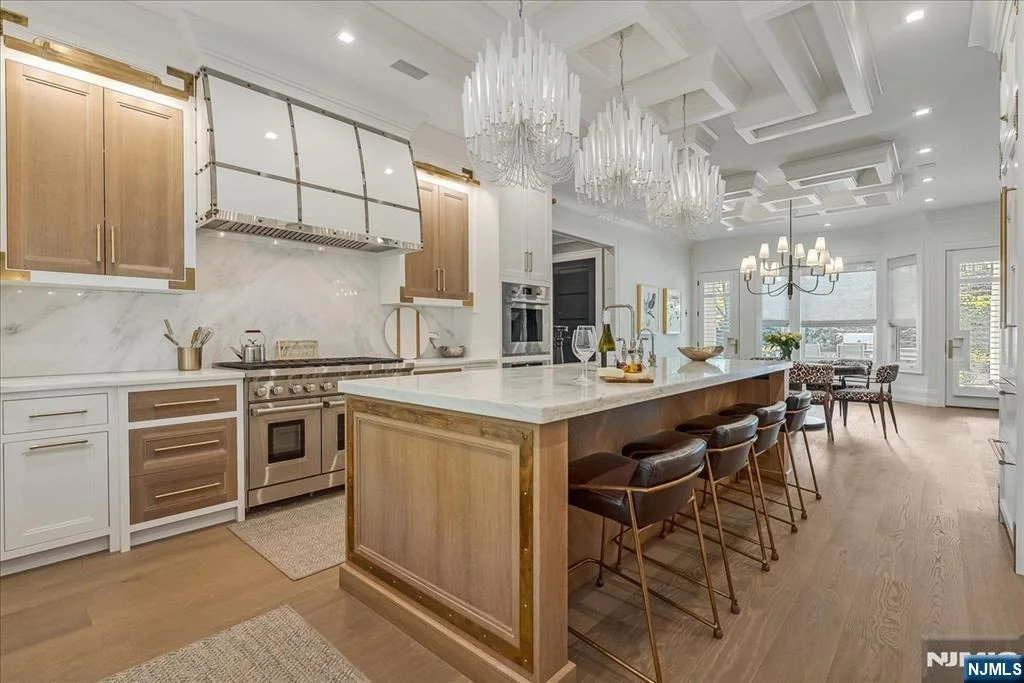 Photo of 555 Miller