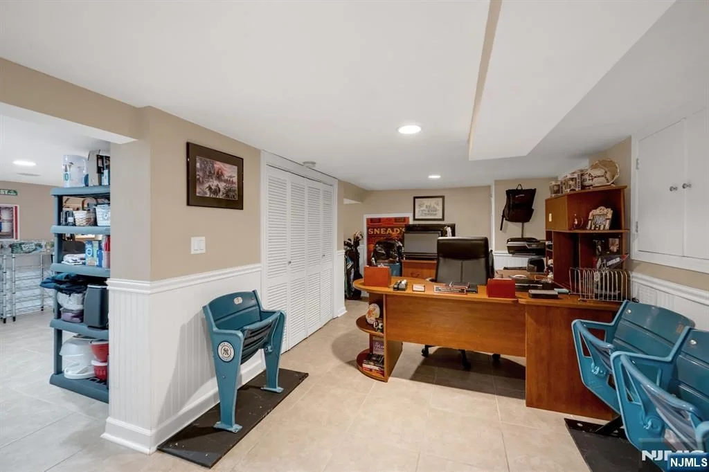 Photo of 395 Wood Ridge