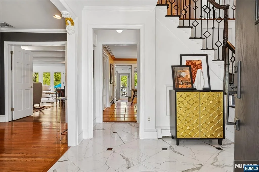 Photo of 372 Lakeview