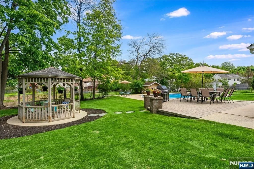 Photo of 670 Swathmore
