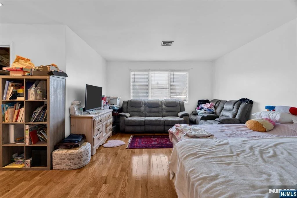 Photo of 266 Garibaldi